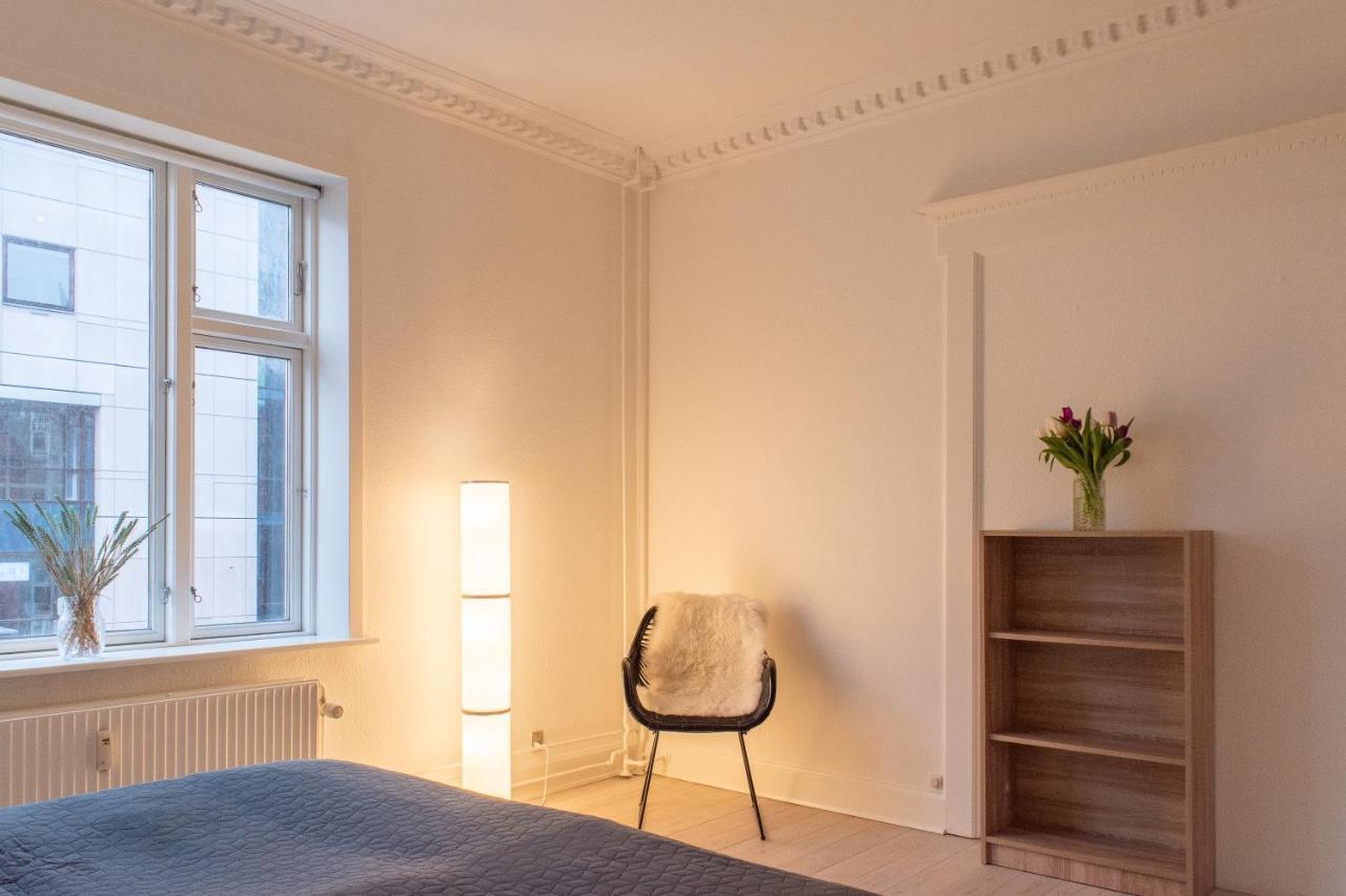 Bright And Spacious Apartment In Downtown Arhus Exterior photo